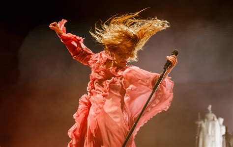 Florence Welch Konsert En Magisk Kväll Med Mystik Och Röstkraft!